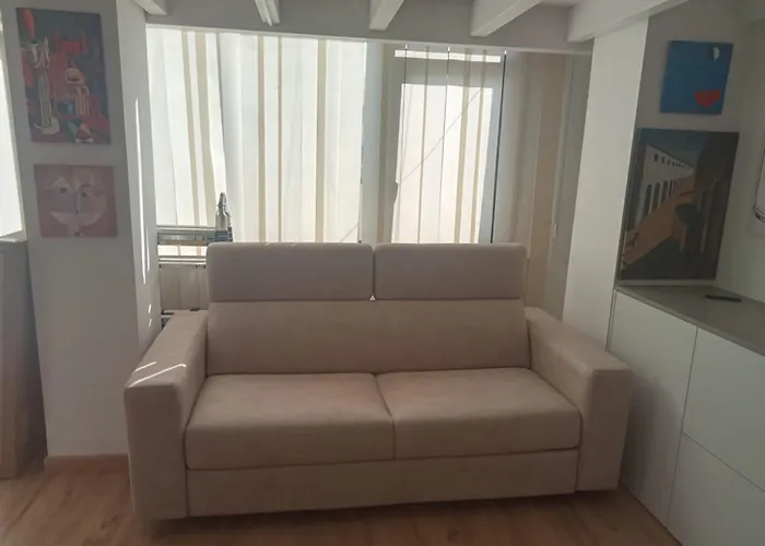Arthome Holiday Apartment